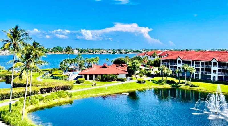 7030 Half Moon Circle # 216, Hypoluxo FL 33462