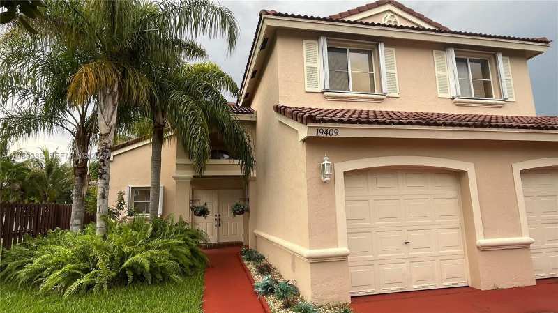 19409 NW 24th Pl, Pembroke Pines FL 33029