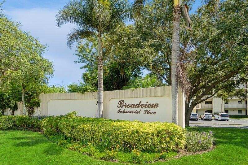 200 INTRACOASTAL Place # 305, Jupiter FL 33469
