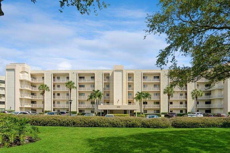 200 INTRACOASTAL Place # 305, Jupiter FL 33469