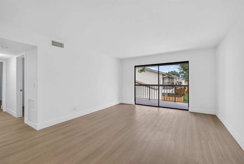 3404 Gardens E Drive # 21B, Palm Beach Gardens FL 33410