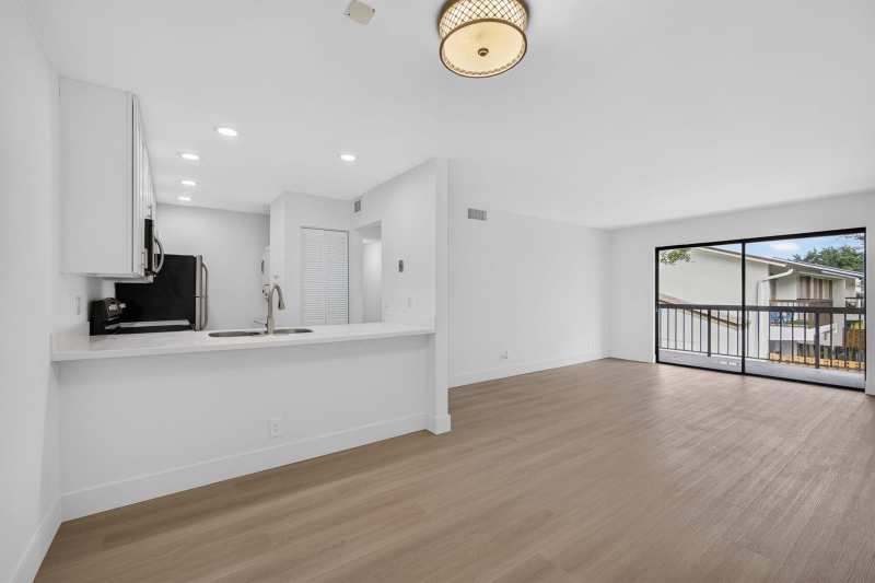 3404 Gardens E Drive # 21B, Palm Beach Gardens FL 33410