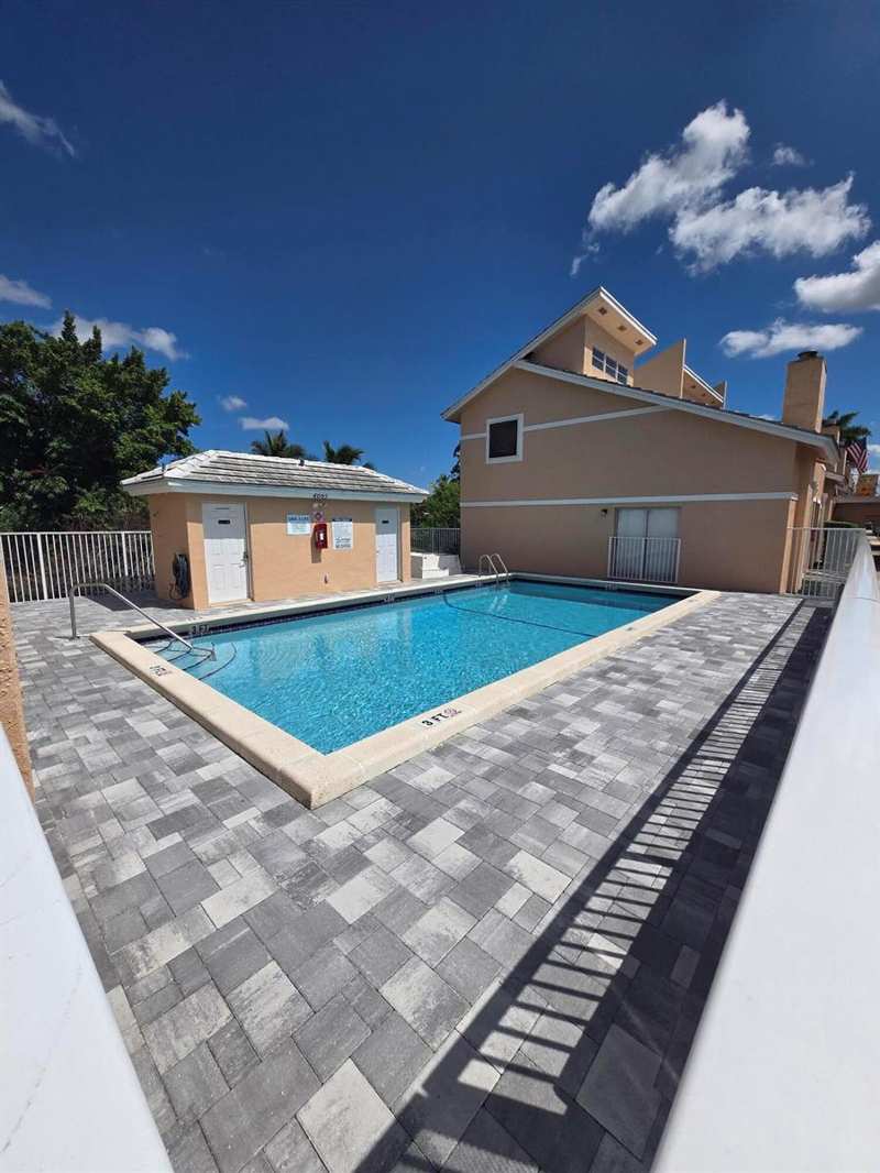 4083 CORAL SPRINGS Drive, Coral Springs FL 33065