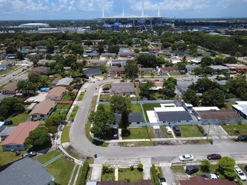 2251 NW 193rd Ter, Miami Gardens FL 33056