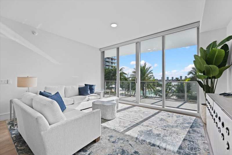 220 LAKE SHORE Drive # 710, West Palm Beach FL 33403