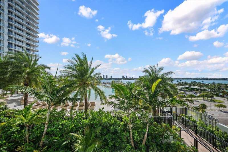 220 LAKE SHORE Drive # 710, West Palm Beach FL 33403