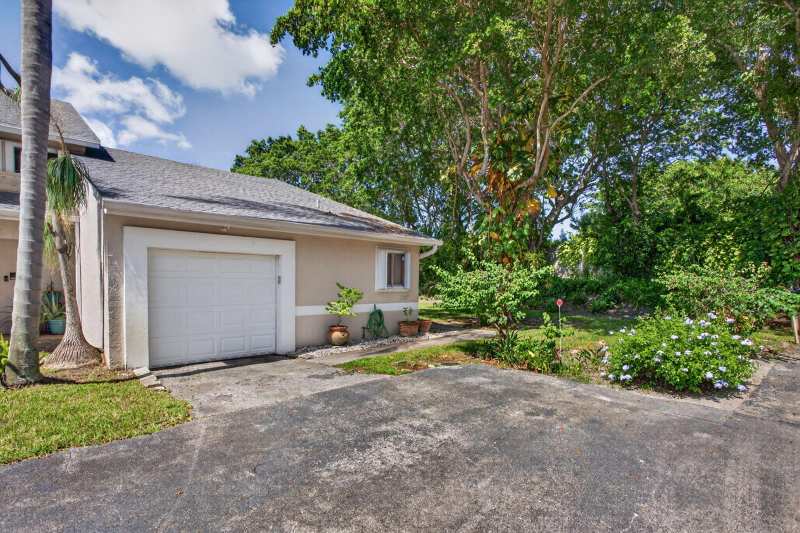 2007 DISCOVERY Circle E, Deerfield Beach FL 33442