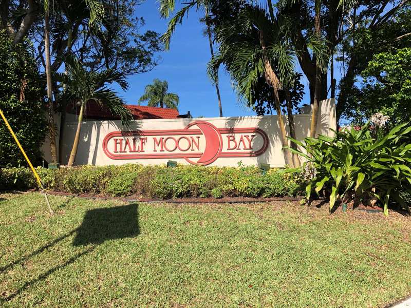 7030 HALF MOON Circle # 121, Hypoluxo FL 33462