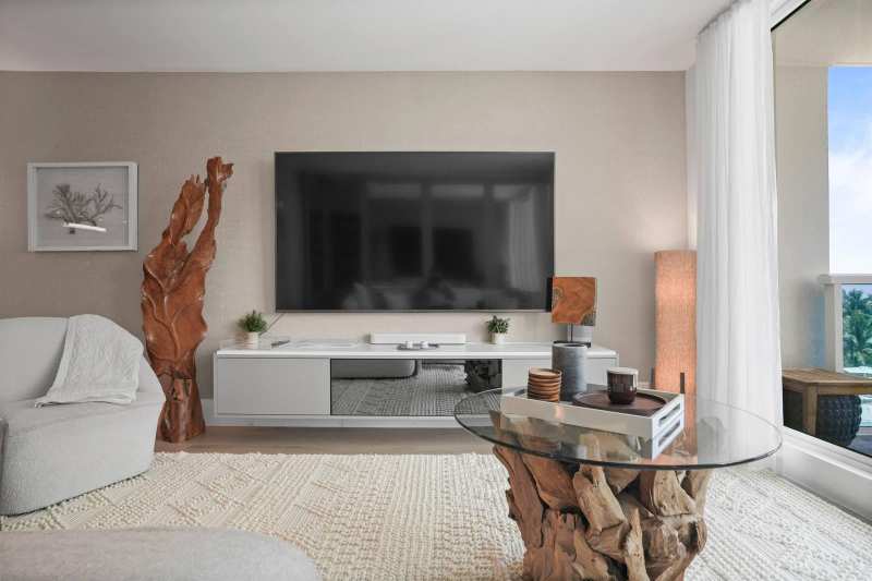 2301 COLLINS Avenue # 407, Miami Beach FL 33139