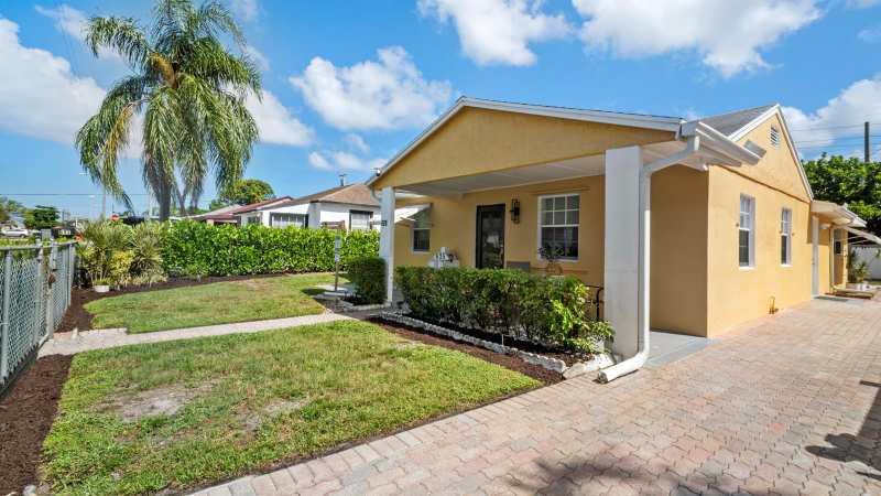 625 W 2ND Street, Riviera Beach FL 33404