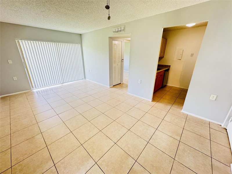 1101 N BENOIST FARMS Road # 101, West Palm Beach FL 33411