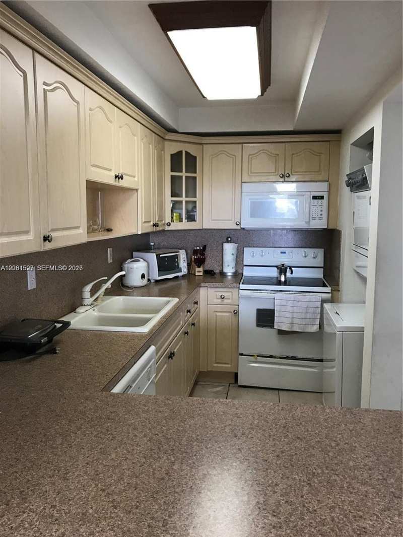 10090 NW 80th Ct # 1561, Hialeah Gardens FL 33016