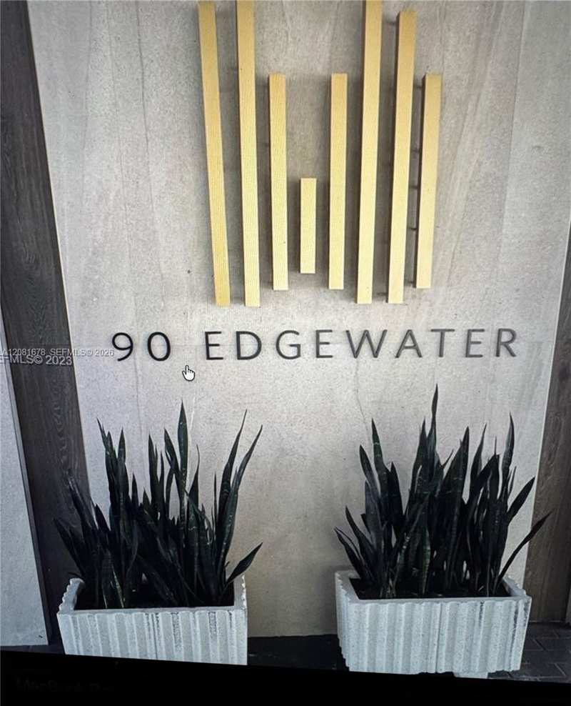 90 Edgewater Dr # 121, Coral Gables FL 33133