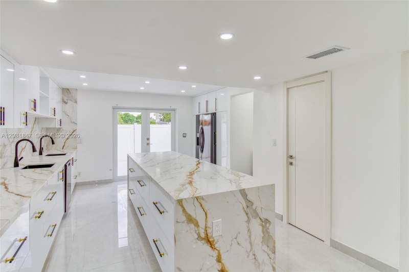 5235 SW 40th Ave # 38, Dania Beach FL 33314