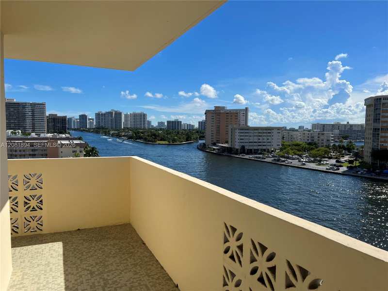 1833 S Ocean Dr # 812, Hallandale Beach FL 33009