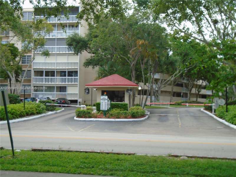 6921 Environ Blvd # 4P, Lauderhill FL 33319