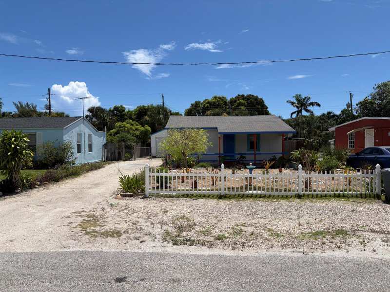 3578 N OLD DIXIE Highway, Delray Beach FL 33483