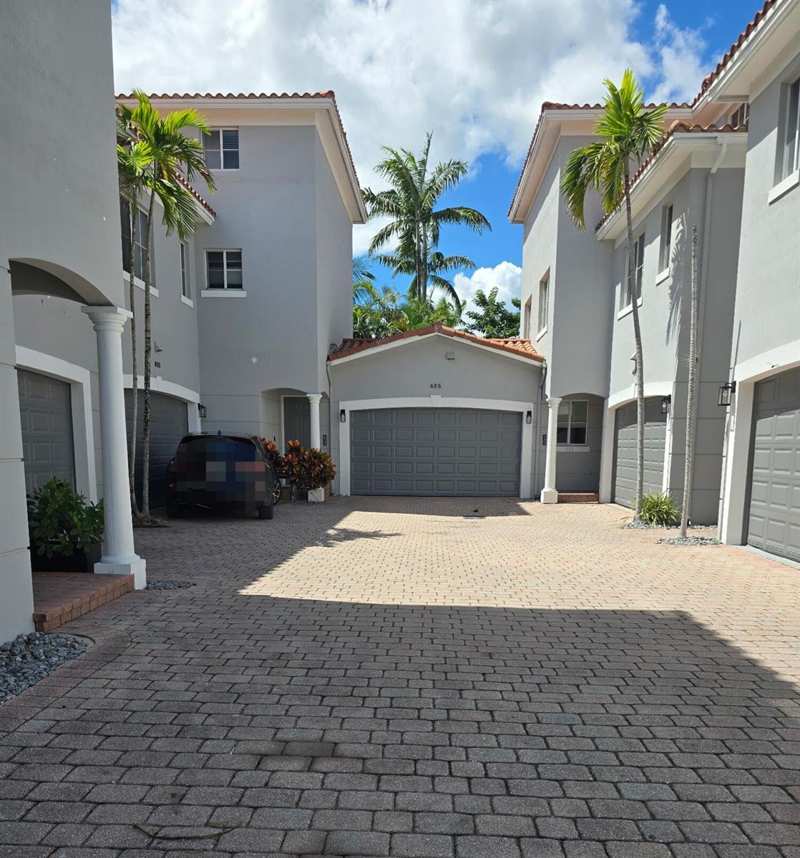 635 NE 11th Avenue, Fort Lauderdale FL 33304