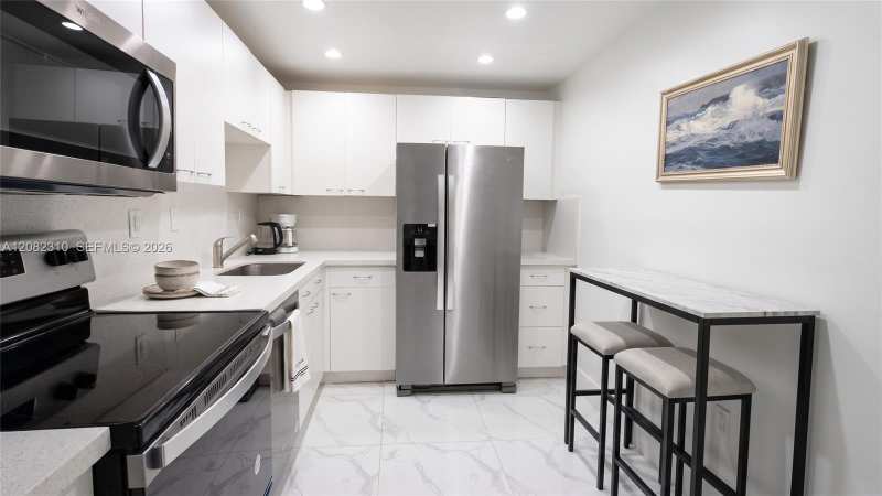 3701 N Country Club Dr # 701, Aventura FL 33180