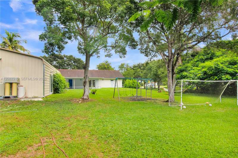 17110 SW 64th Ct, Southwest Ranches FL 33331