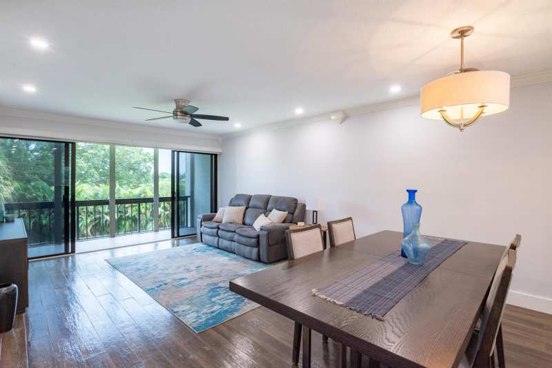 2500 PRESIDENTIAL Way # 304, West Palm Beach FL 33401