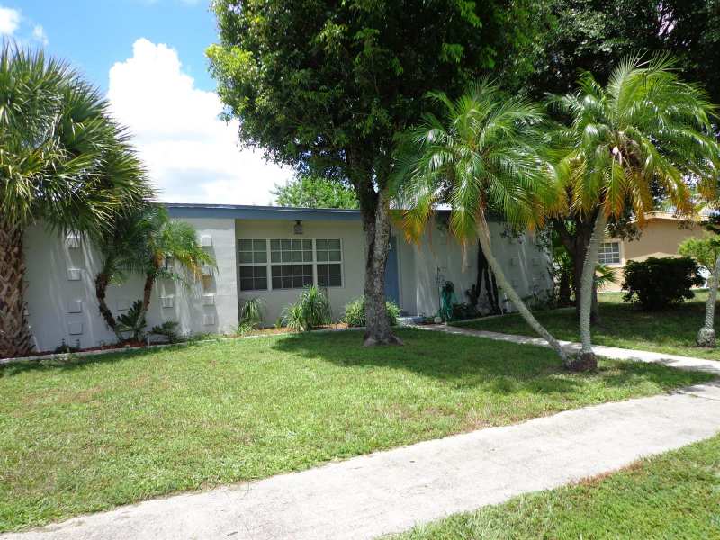 11751 Oleander Drive, Royal Palm Beach FL 33411