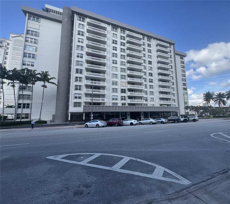 625 Biltmore Way # 1103, Coral Gables FL 33134
