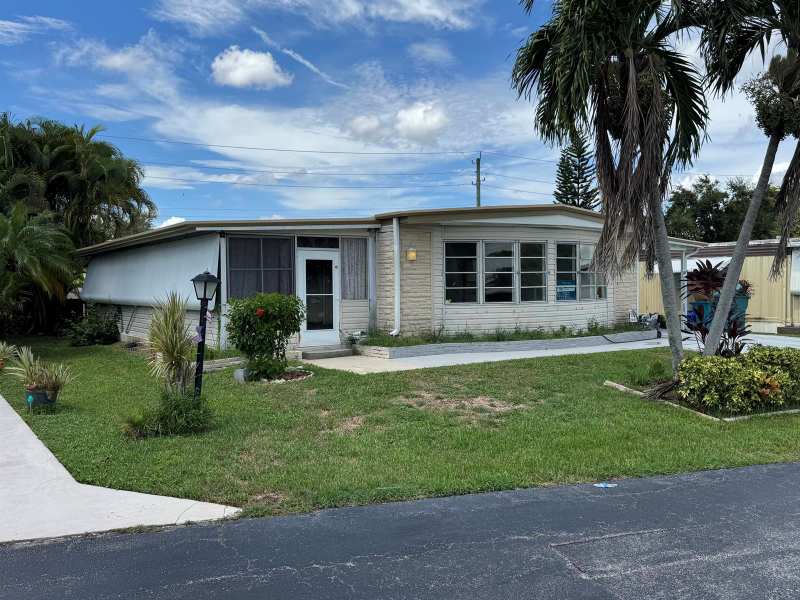 8629 Crown Drive, Boynton Beach FL 33436