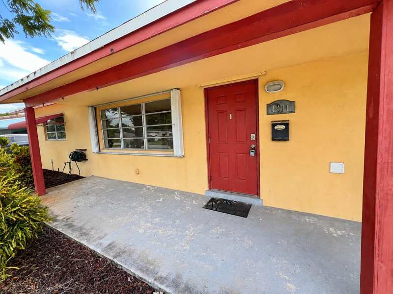 1401 S DEERFIELD Avenue, Deerfield Beach FL 33441
