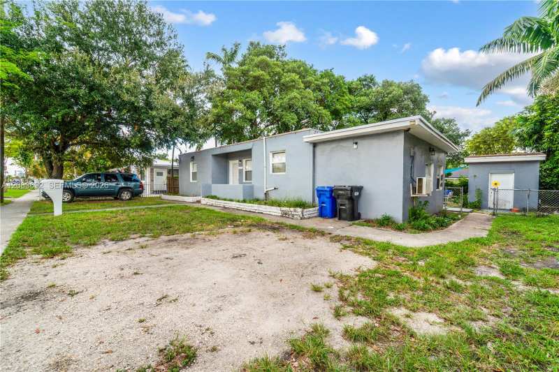 1136 NE 167th St # A, North Miami Beach FL 33162