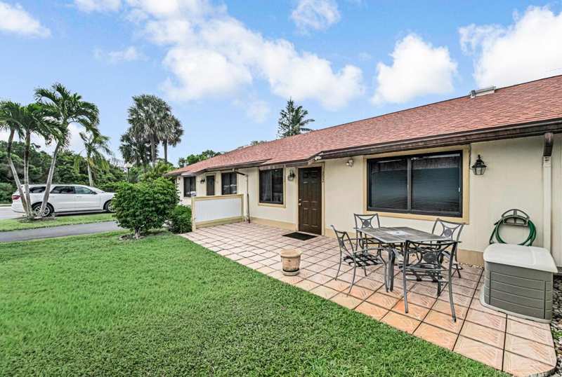 815 Andrew Redding Road # 202, Lantana FL 33462