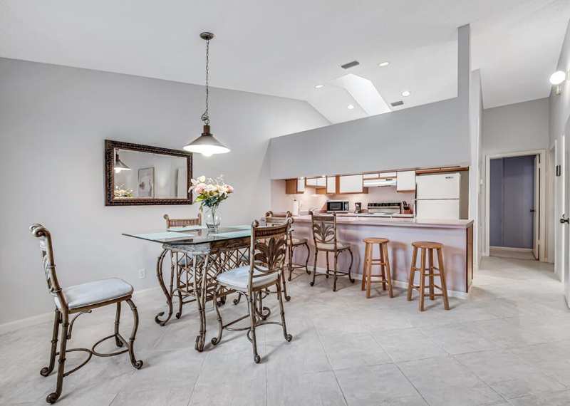 815 Andrew Redding Road # 202, Lantana FL 33462