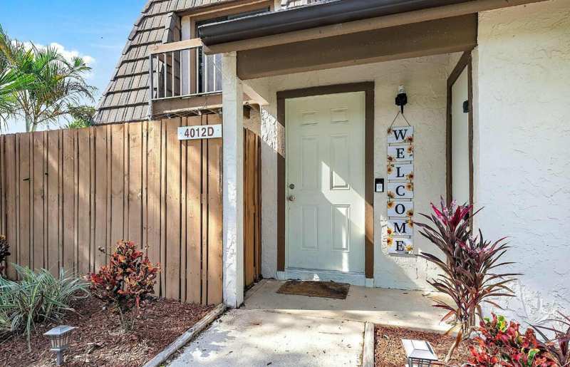 4012 PALM BAY Circle # D, West Palm Beach FL 33406