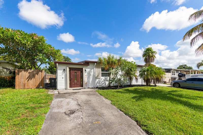 5581 CALICO Road, West Palm Beach FL 33415