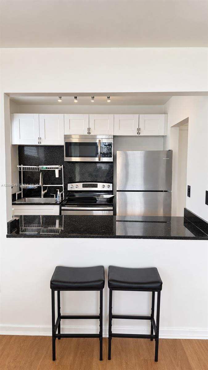 1990 Marseille Dr # 407, Miami Beach FL 33141