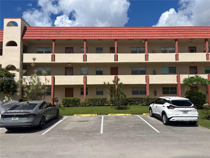 3051 E Sunrise Lakes Dr # 211, Sunrise FL 33322