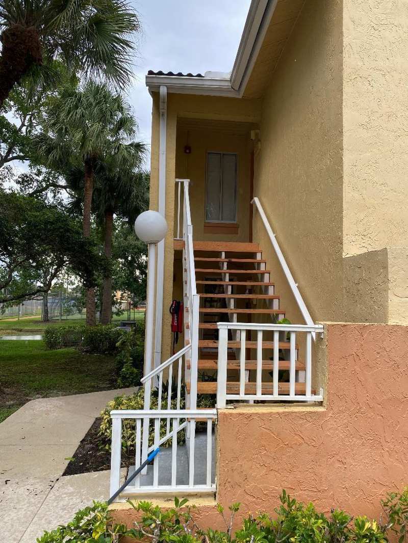 1095 CORAL CLUB Drive # 1095, Coral Springs FL 33071
