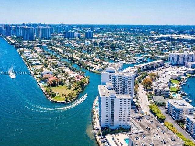 121 Golden Isles Dr # G2, Hallandale Beach FL 33009