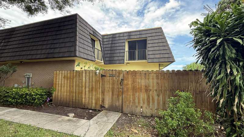 4635 CHERRY Road, West Palm Beach FL 33417