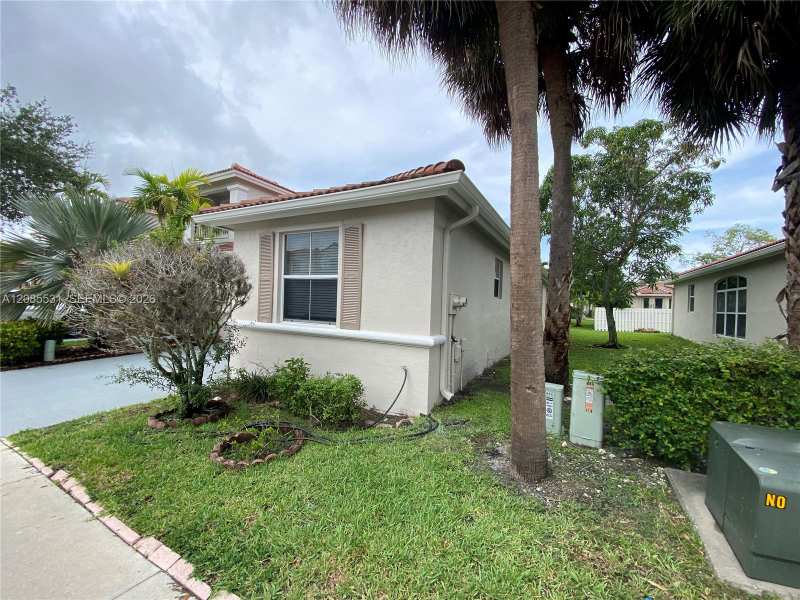 856 NW 132nd Ave, Pembroke Pines FL 33028