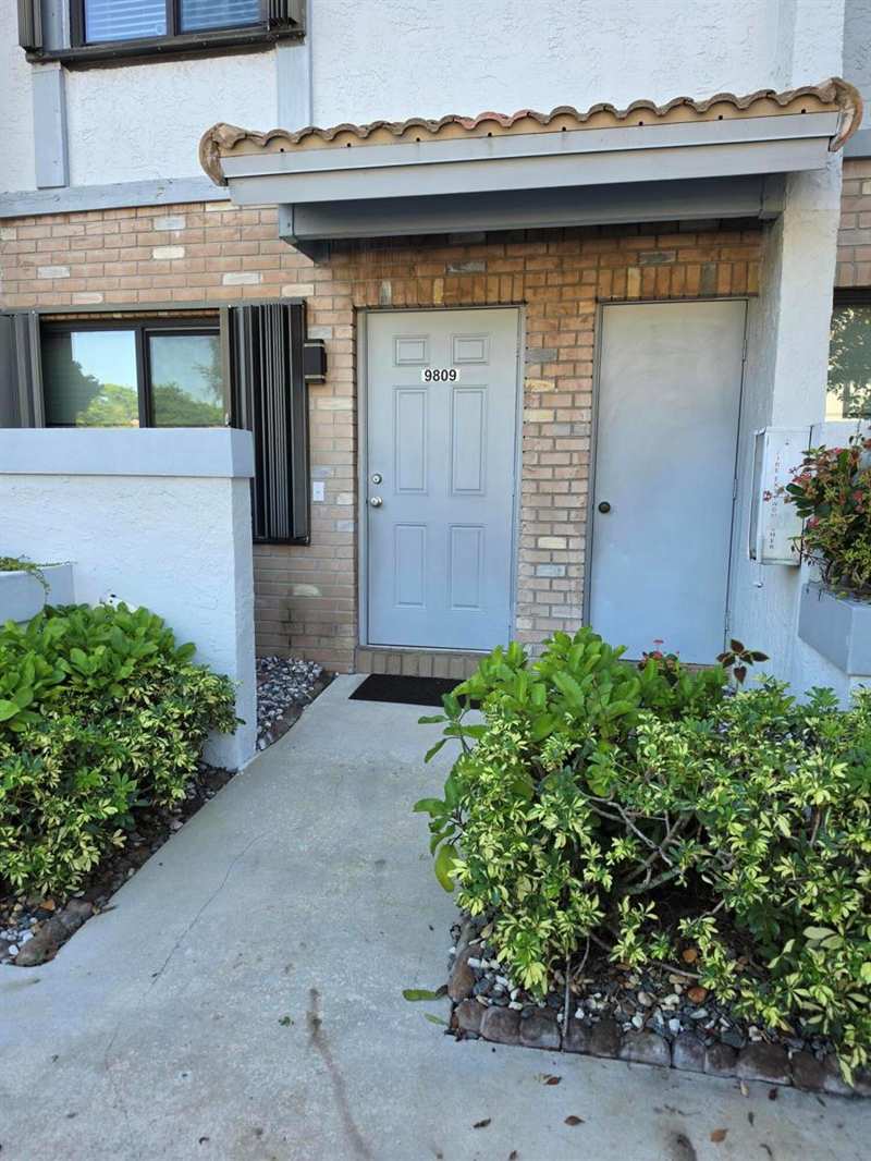 9809 RIVERSIDE Drive # 5, Coral Springs FL 33071