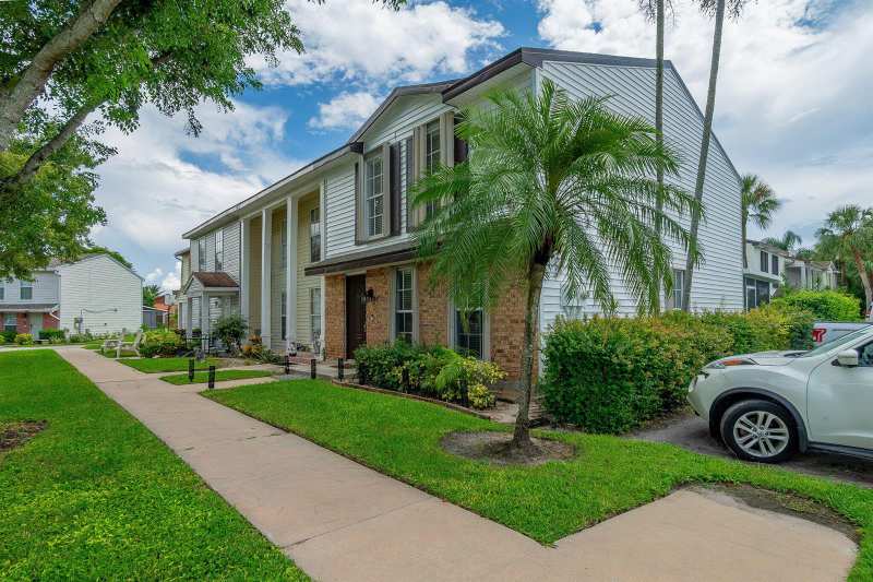 1626 BRIER PATCH Trail, Wellington FL 33414