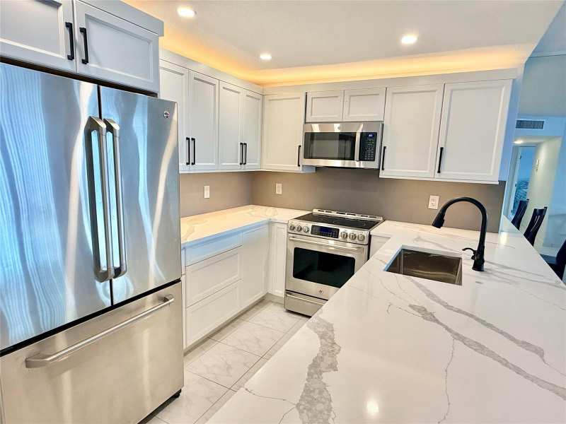 800 SE 20TH Avenue # 203, Deerfield Beach FL 33441