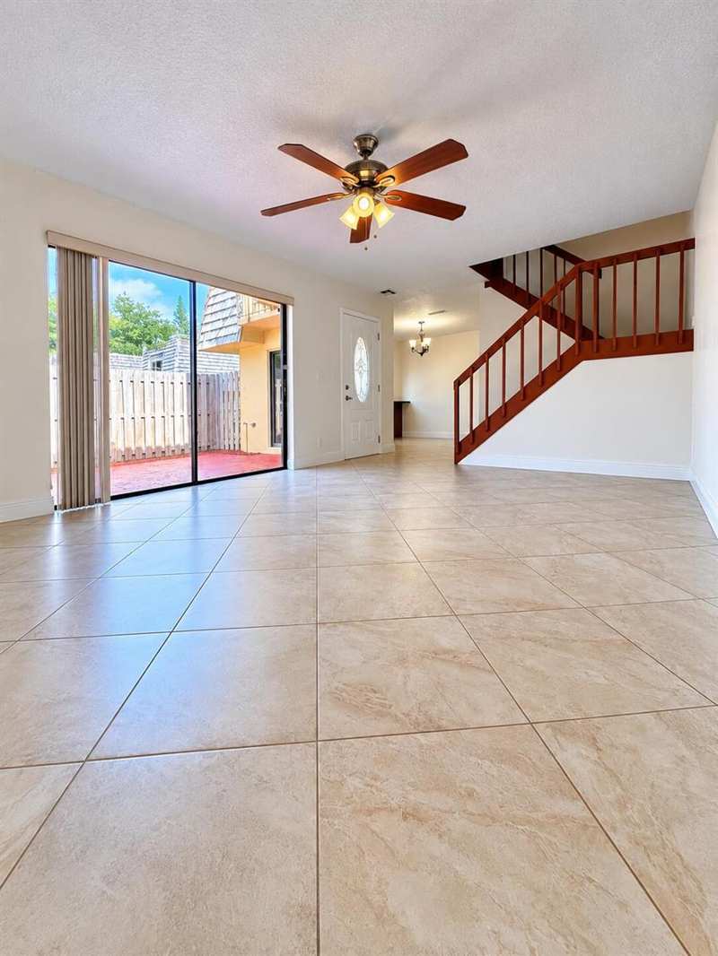 165 LAKE ARBOR Drive, Palm Springs FL 33461