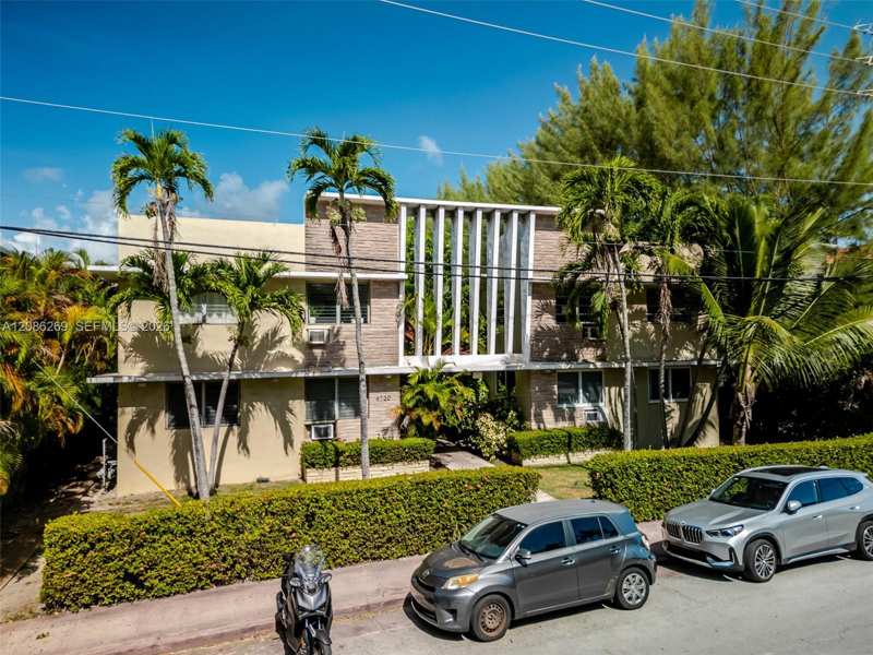 4740 Pine Tree Dr # 20, Miami Beach FL 33140