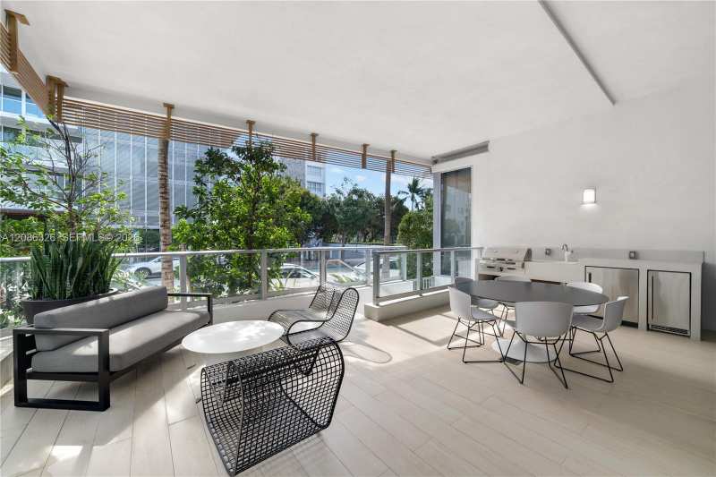 304 Ocean Dr # 102, Miami Beach FL 33139