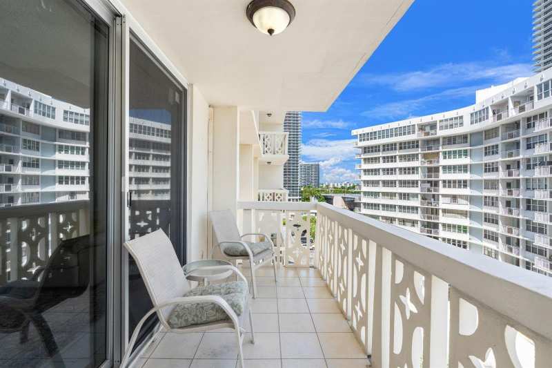 1825 S Ocean Drive # 703, Hallandale Beach FL 33009