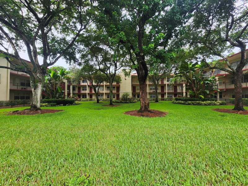 200 SW 132ND Way # 105L, Pembroke Pines FL 33027
