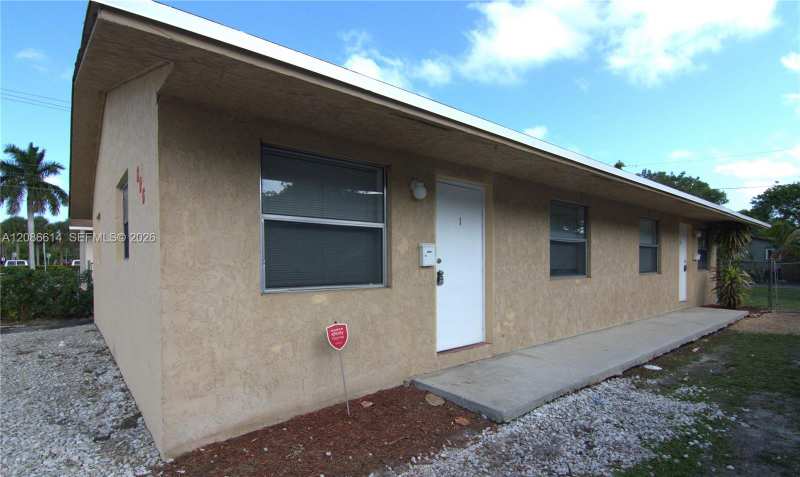 806 NW 10th St # 1, Hallandale Beach FL 33009