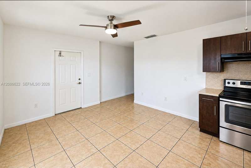 13 S Royal Poinciana Blvd # 20, Miami Springs FL 33166